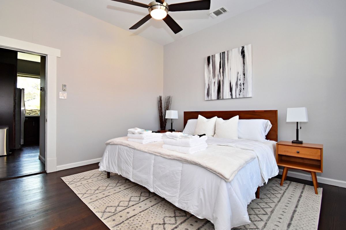 Interior of San Antonio monthly rental near Methodist Hospital